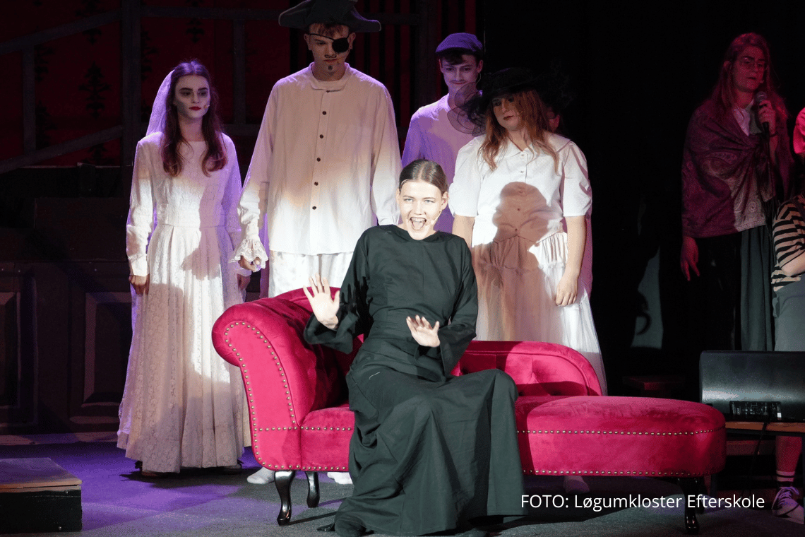 Familien Addams indtager Løgumkloster Efterskole