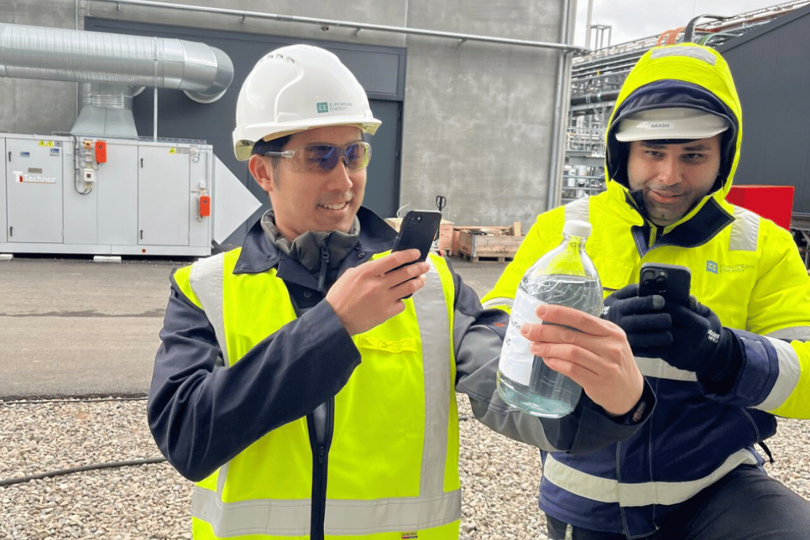 Historisk øjeblik i Kassø: Første e-metanol produceret på nyt anlæg