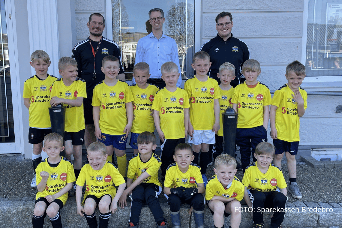 Lokal sparekasse marker jubilæum med flot donation til ungdomsfodbolden