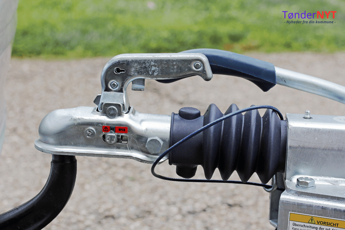 Ulovlig kørsel med stor trailer: Samme vogntog stoppet to gange – dumhed eller ligegyldighed?