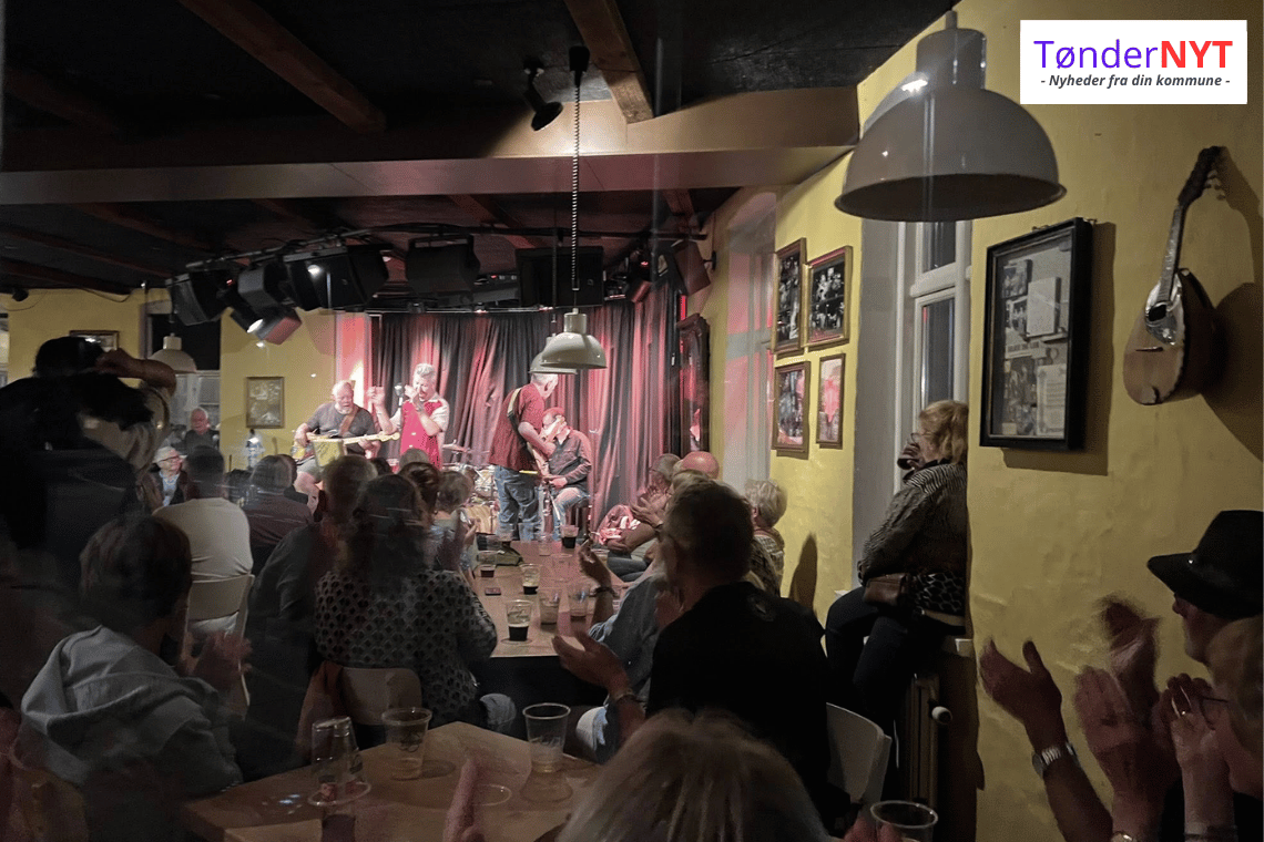 Harpin’ Wolf & The Black Sheep trak fulde huse