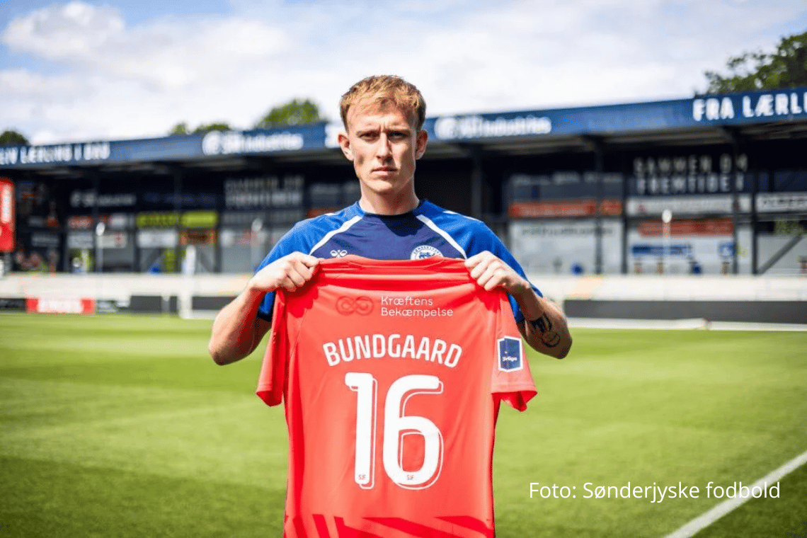 Sønderjyske Fodbold spiller for mere end sejren – donerer trøjeplads til Kræftens Bekæmpelse