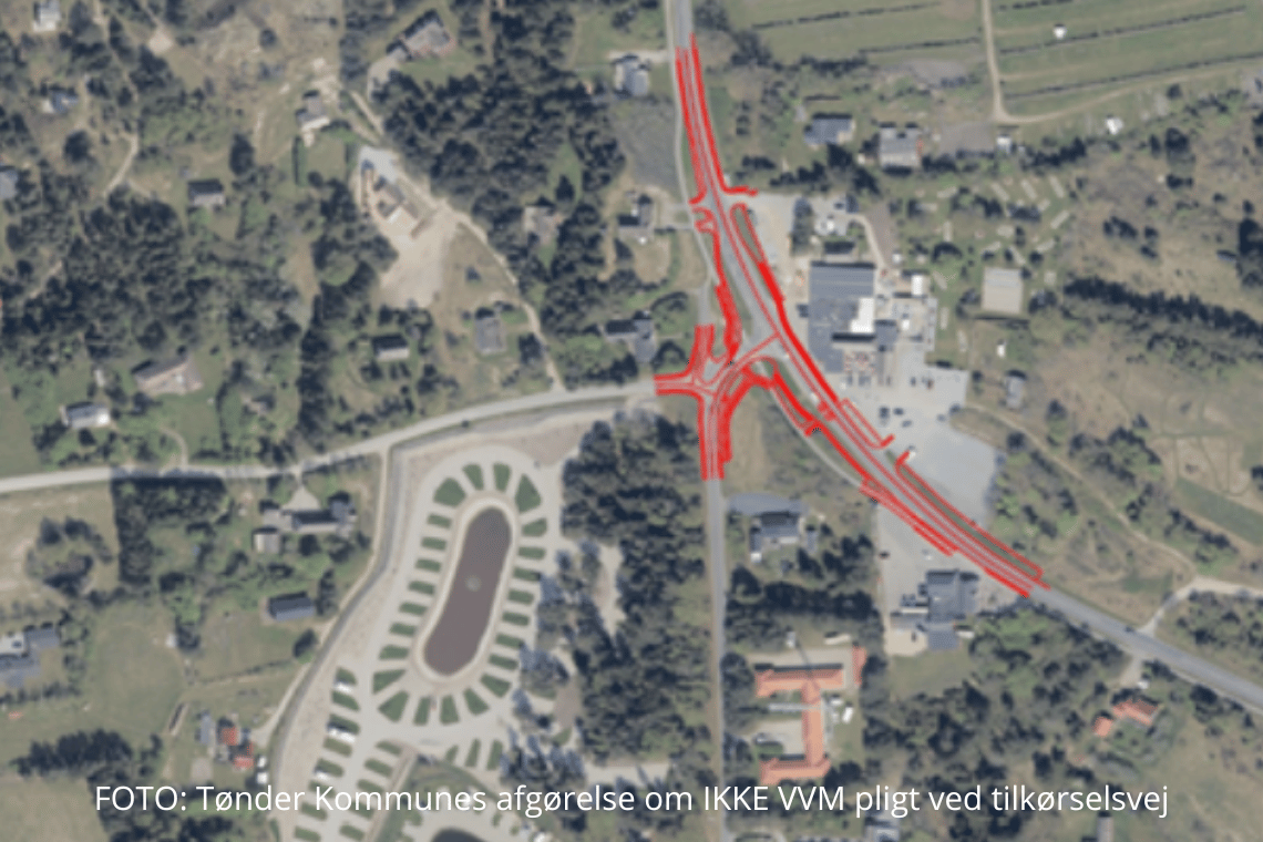 Slut med farlige situationer på Havnebyvej: Nu forbedres adgangen til Købmanden og Oasen